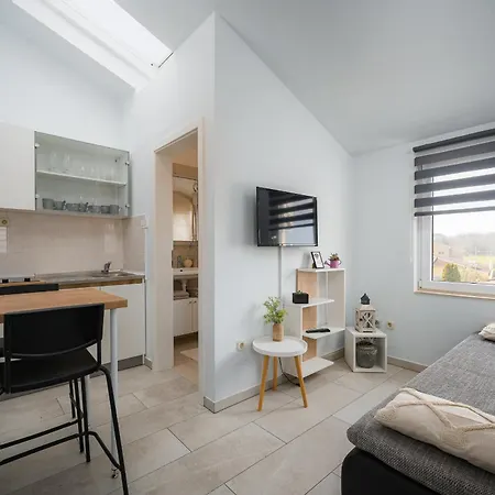 Apartamento Charming Rose 1&2 With Pool