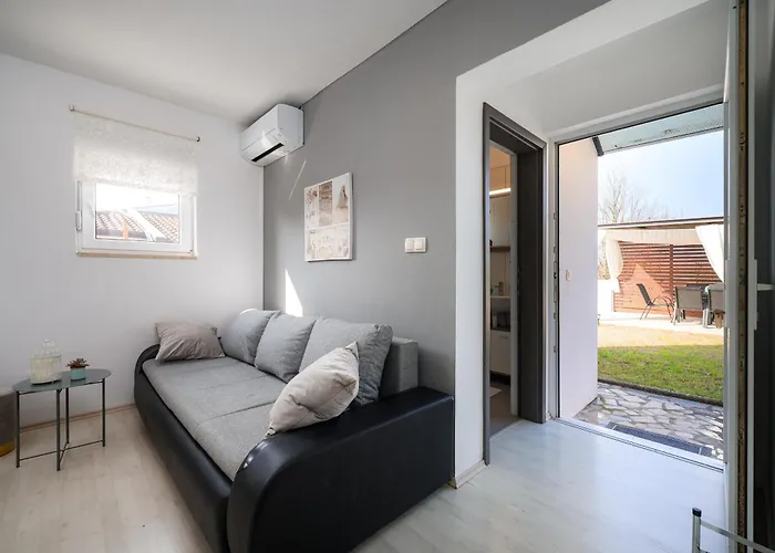 Apartman Charming Rose 1&2 With Pool Porec