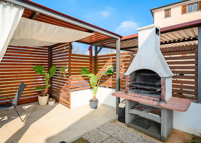 Charming Rose 1&2 With Pool Apartman Porec