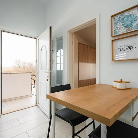 Charming Rose 1&2 With Pool * Poreč