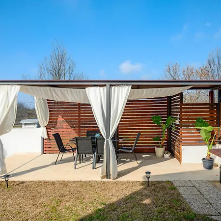 Appartement Charming Rose 1&2 With Pool