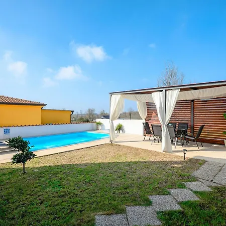 Charming Rose 1&2 With Pool Poreč